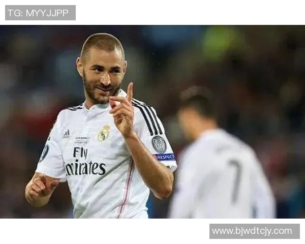 本泽马的传奇之路:从天才少年到世界足球巨星的辉煌历程 本泽马的传奇之路:从天才少年到世界足球巨星的辉煌历程